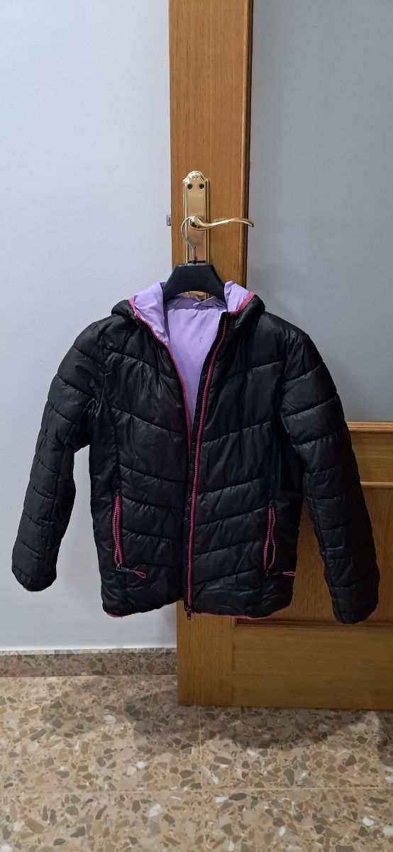 Chaqueta acolchada negra con capucha, 11-12 años