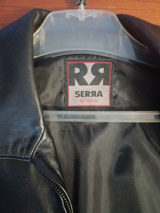 Cazadora de piel negra mujer