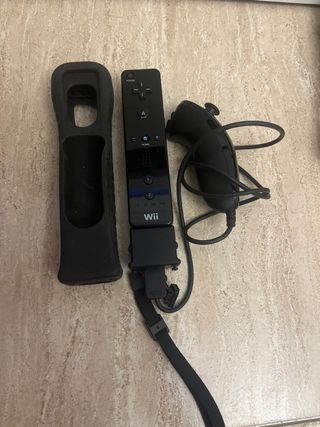 Mandos Wii Negros con Funda y Accesorios