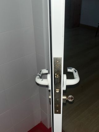 Puerta cristal blindado con cerradura