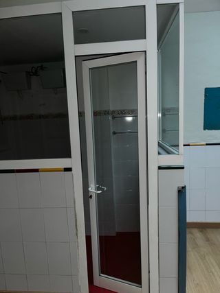 Puerta cristal blindado con cerradura
