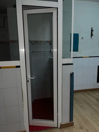 Puerta cristal blindado con cerradura