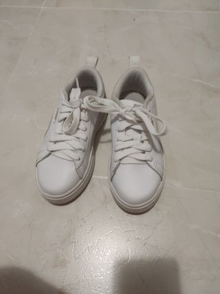Zapatos Puma Niña Blancos nr. 32