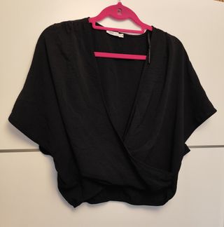 Top cruzado negro Zara