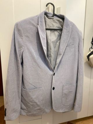 Traje gris