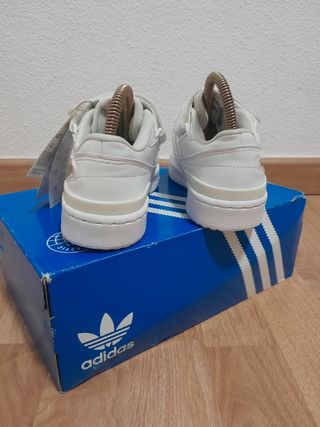 Adidas Forum Low J Talla 37 1/3 Blancas