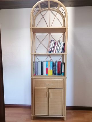 Estantería de mimbre y ratán color beige