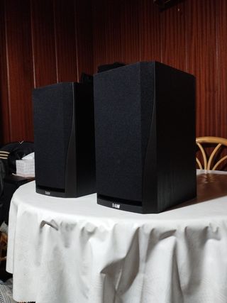 Altavoces Bowers & Wilkins Negros