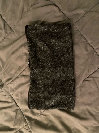 Top brillante plateado y negro