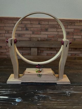 Bastidor de Bordar con Pie de Madera