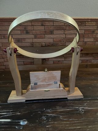 Bastidor de Bordar con Pie de Madera