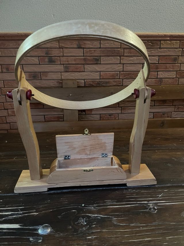 Bastidor de Bordar con Pie de Madera