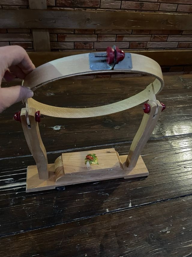 Bastidor de Bordar con Pie de Madera