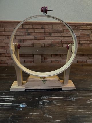 Bastidor de Bordar con Pie de Madera