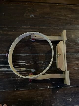 Bastidor de Bordar con Pie de Madera