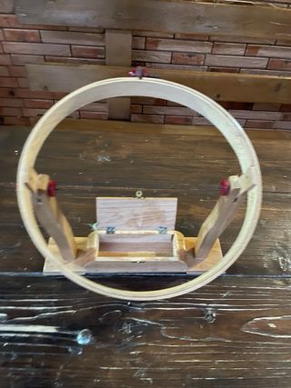 Bastidor de Bordar con Pie de Madera