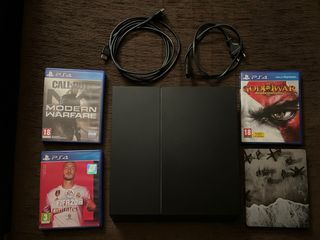PS4 (PlayStation 4) Negra + 4 Juegos