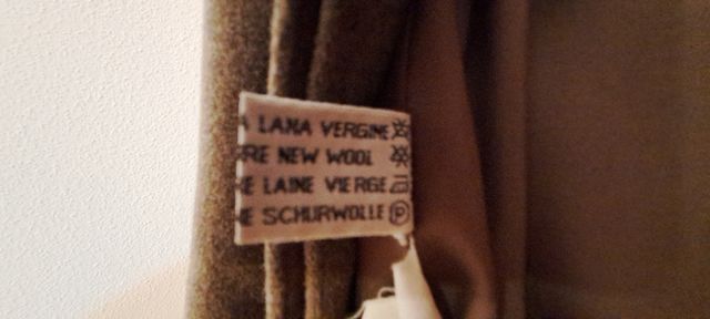 Abrigo de lana marrón, talla 42.