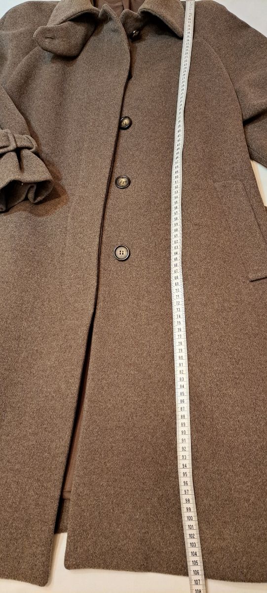 Abrigo de lana marrón, talla 42.