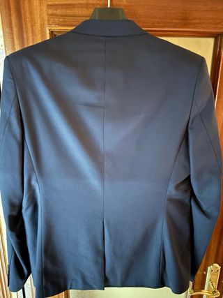 Traje de chaqueta azul oscuro