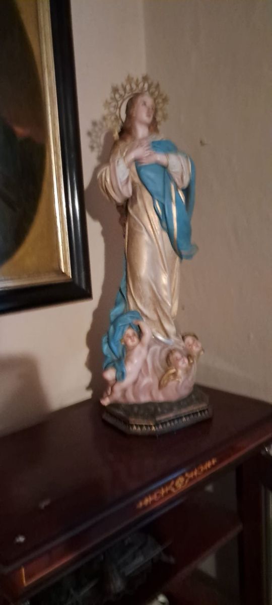 Antigua Virgen con ángeles
