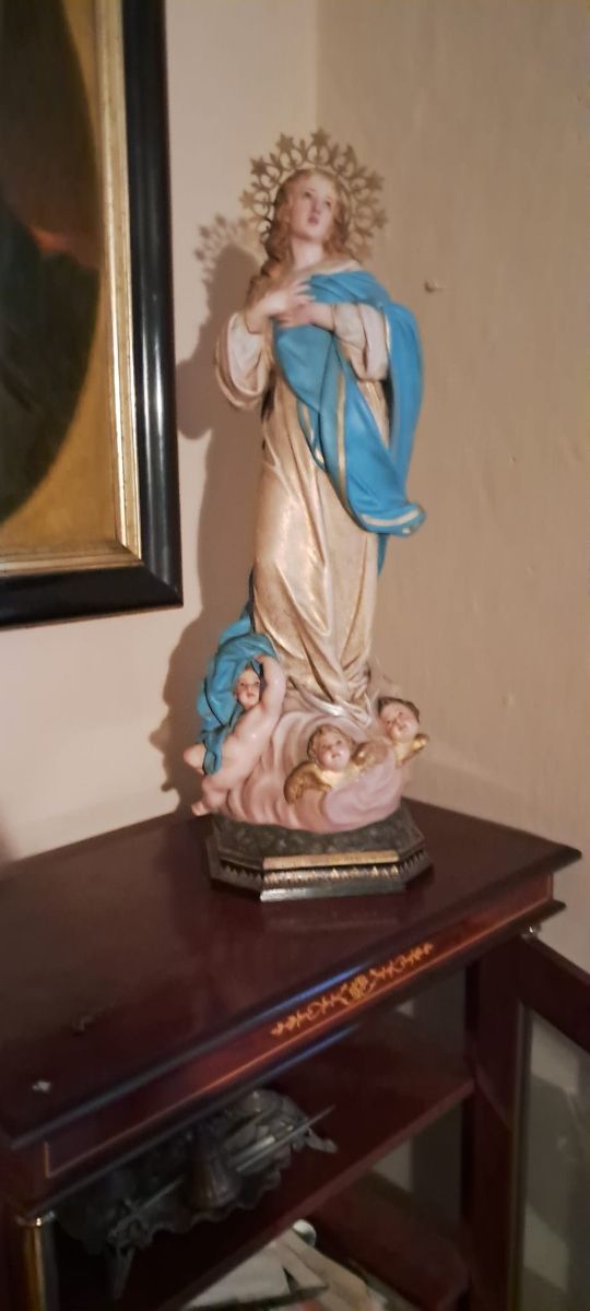 Antigua Virgen con ángeles