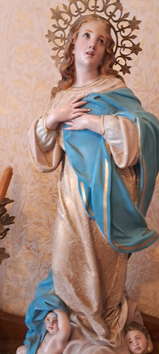 Antigua Virgen con ángeles