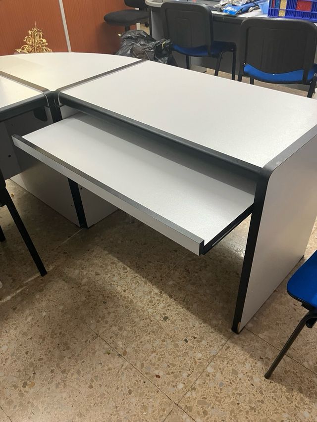 Conjunto despacho con mostrador esquinero.