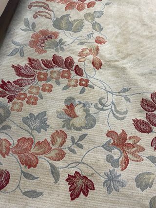 Alfombra grande floral beige y roja