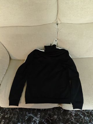 Chaqueta Adidas Unisex Negra y Gris. Talla 11-12 