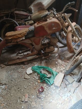 Piezas de moto antiguas