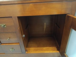 Mueble de salón madera y cristal. De pino