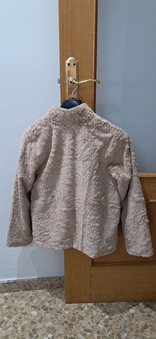 Chaqueta de pelo beige, talla 12 años