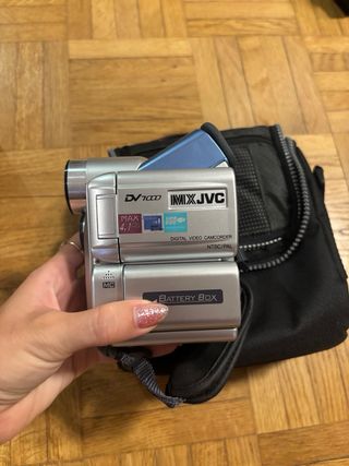 Cámara de vídeo digital con accesorios