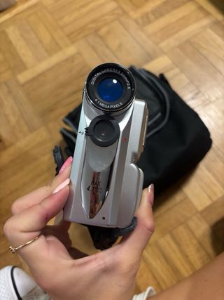 Cámara de vídeo digital con accesorios