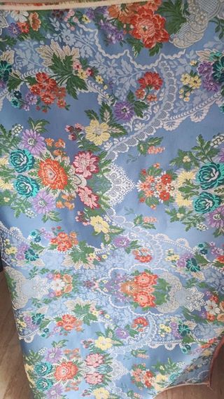 Tela de fallera azul con flores
