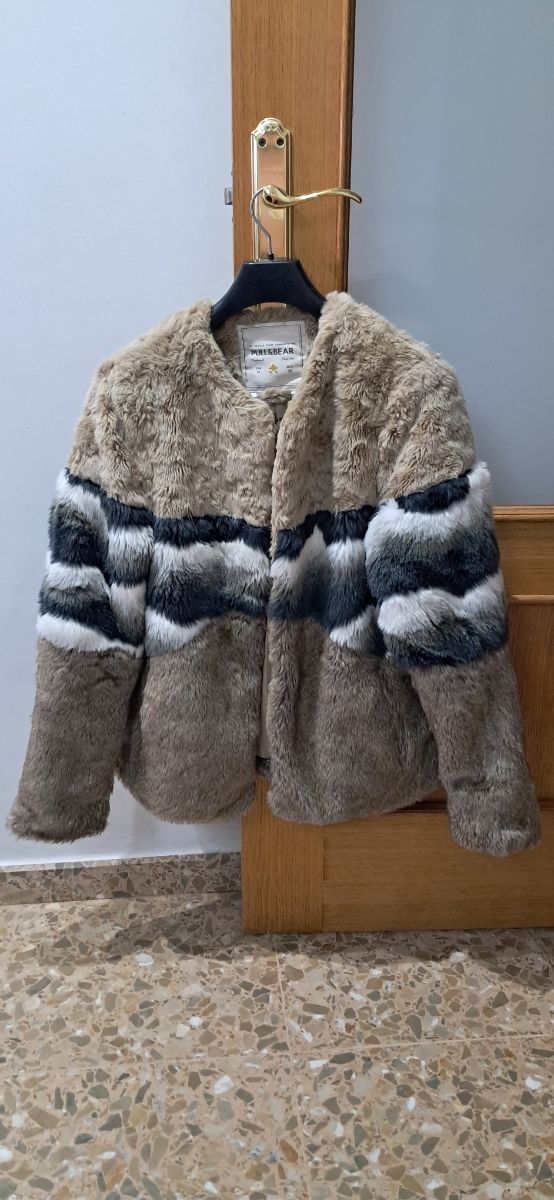 Chaqueta pelo beige Pull&Bear