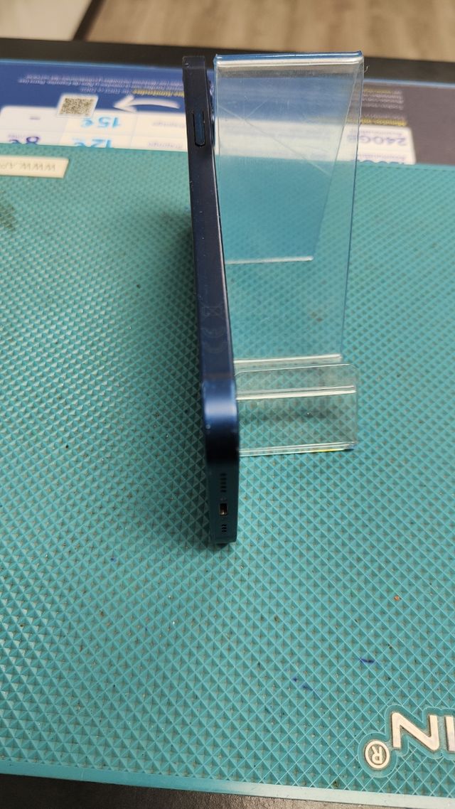 iPhone 12 64 GB Azul