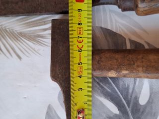 Martillo y formón antiguos de madera