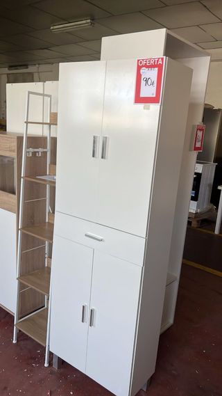 Mueble blanco metal y madera