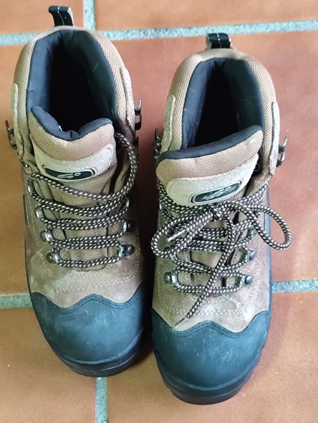 Botas de montaña talla 38