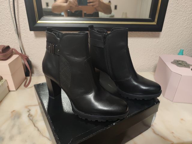 Botín Mujer Piel Oxyd Negro Tacón