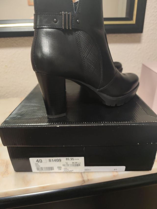 Botín Mujer Piel Oxyd Negro Tacón