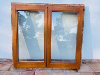 Ventana de madera doble