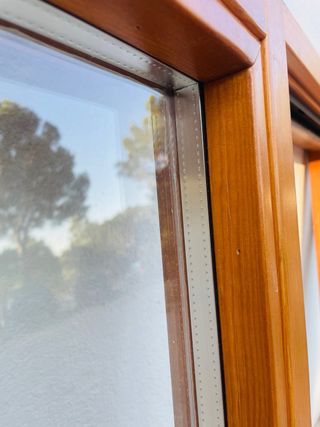 Ventana de madera doble