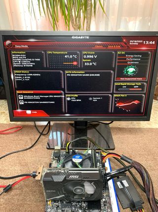 Placa Base Gigabyte B250M D2V + Intel i5 7400