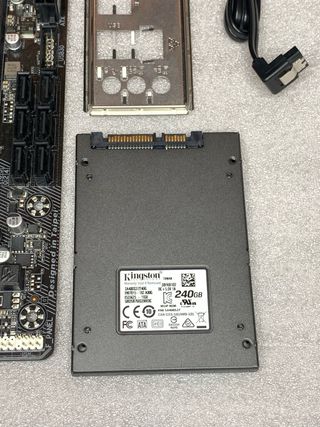 Placa Base Gigabyte B250M D2V + Intel i5 7400
