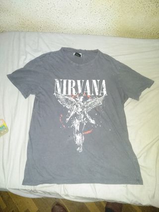 Camiseta Nirvana Bershka Talla L