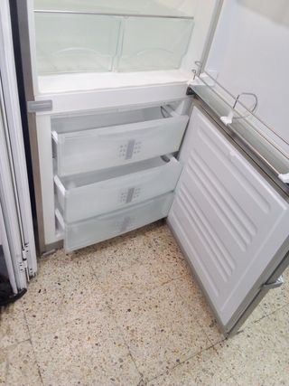 Nevera y Lavadora vender 
230€
6meses garantía 