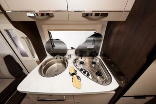 Se vende autocaravana Benimar 340 Sport Up